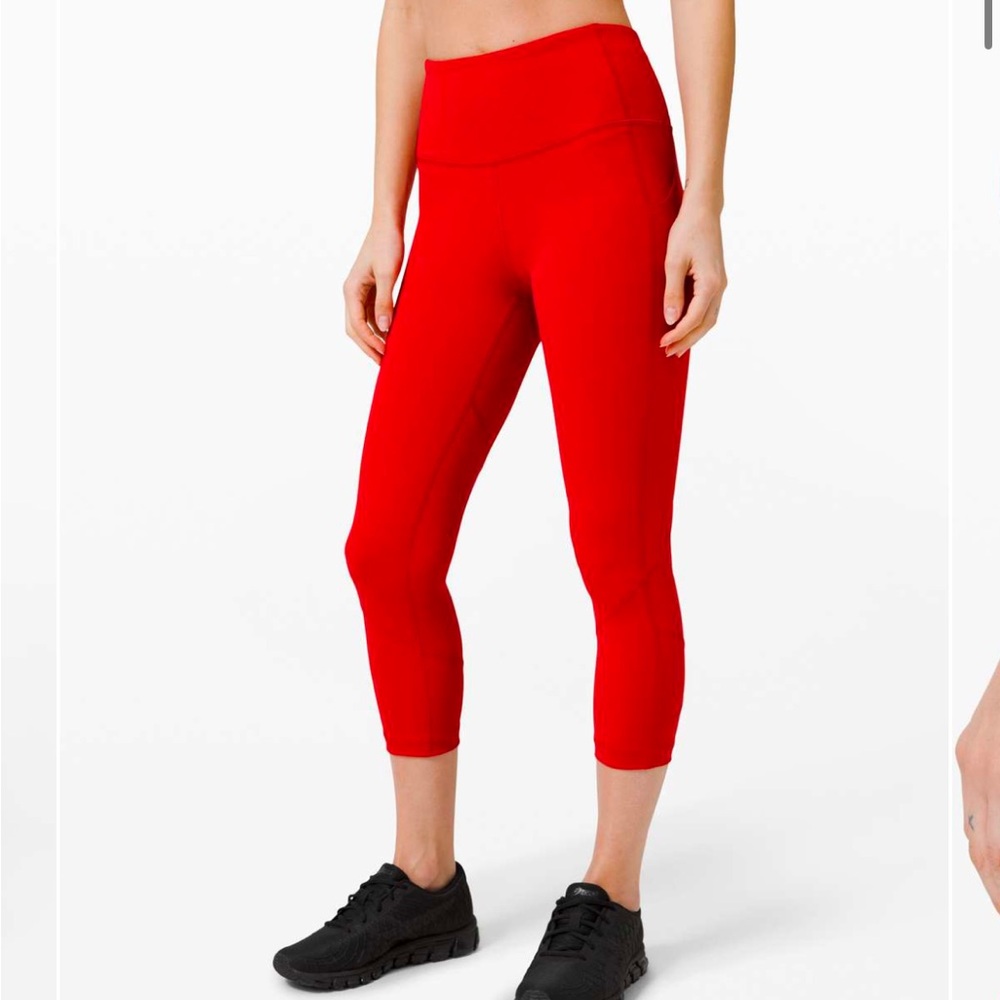 Lululemon Pace Rival High-Rise Crop 22"
Dark Red size 8